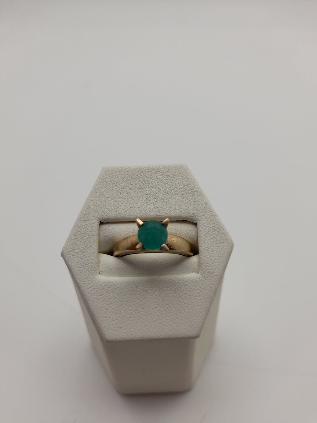 9ct,3.3g,Size N,Green Gem Ring