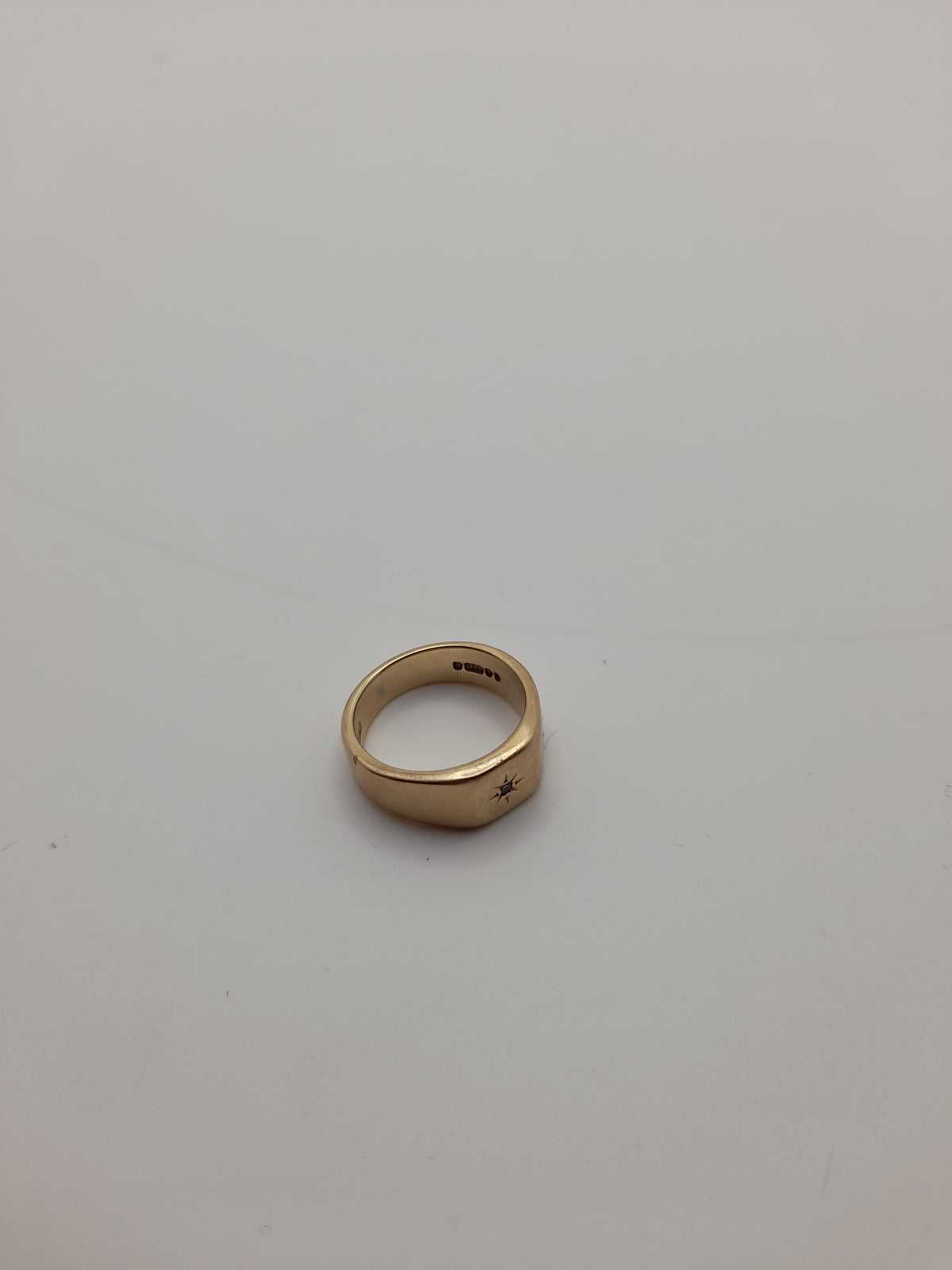 9ct,8.7g,Size Q, Single Stone Signet Ring