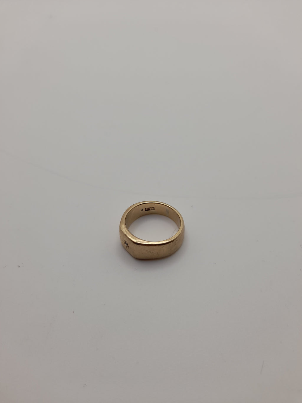 9ct,8.7g,Size Q, Single Stone Signet Ring