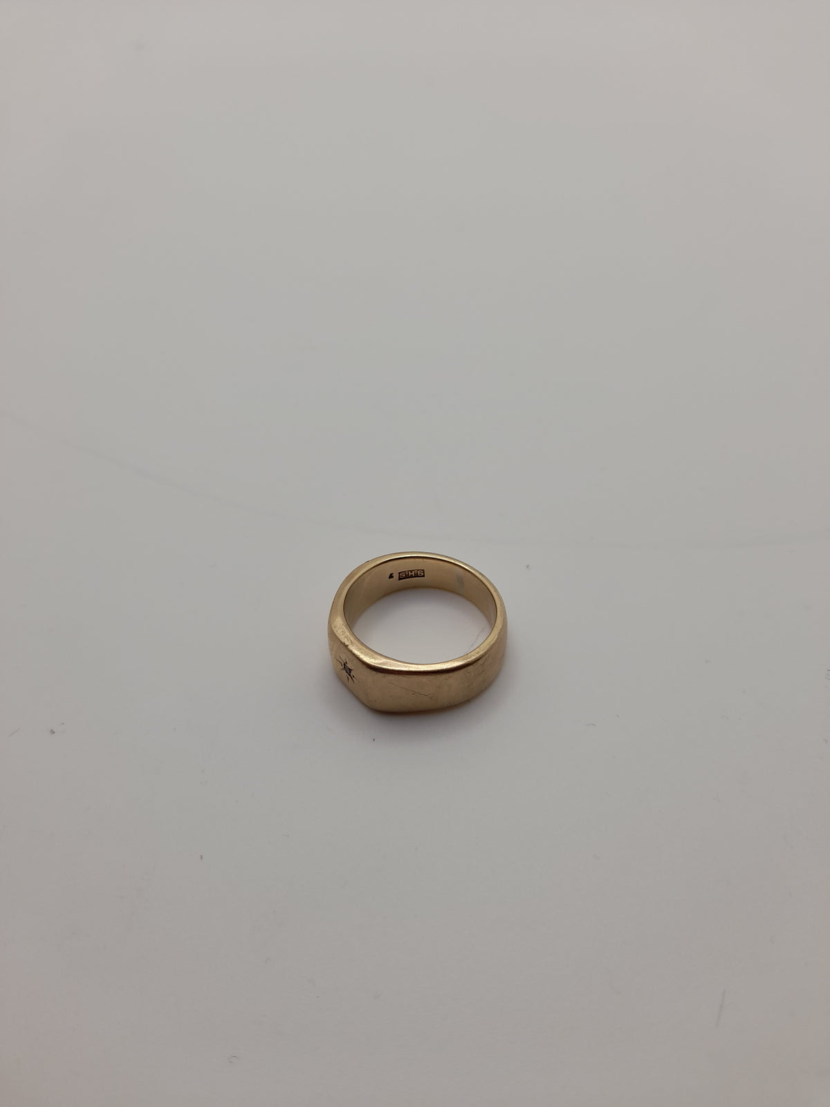 9ct,8.7g,Size Q, Single Stone Signet Ring