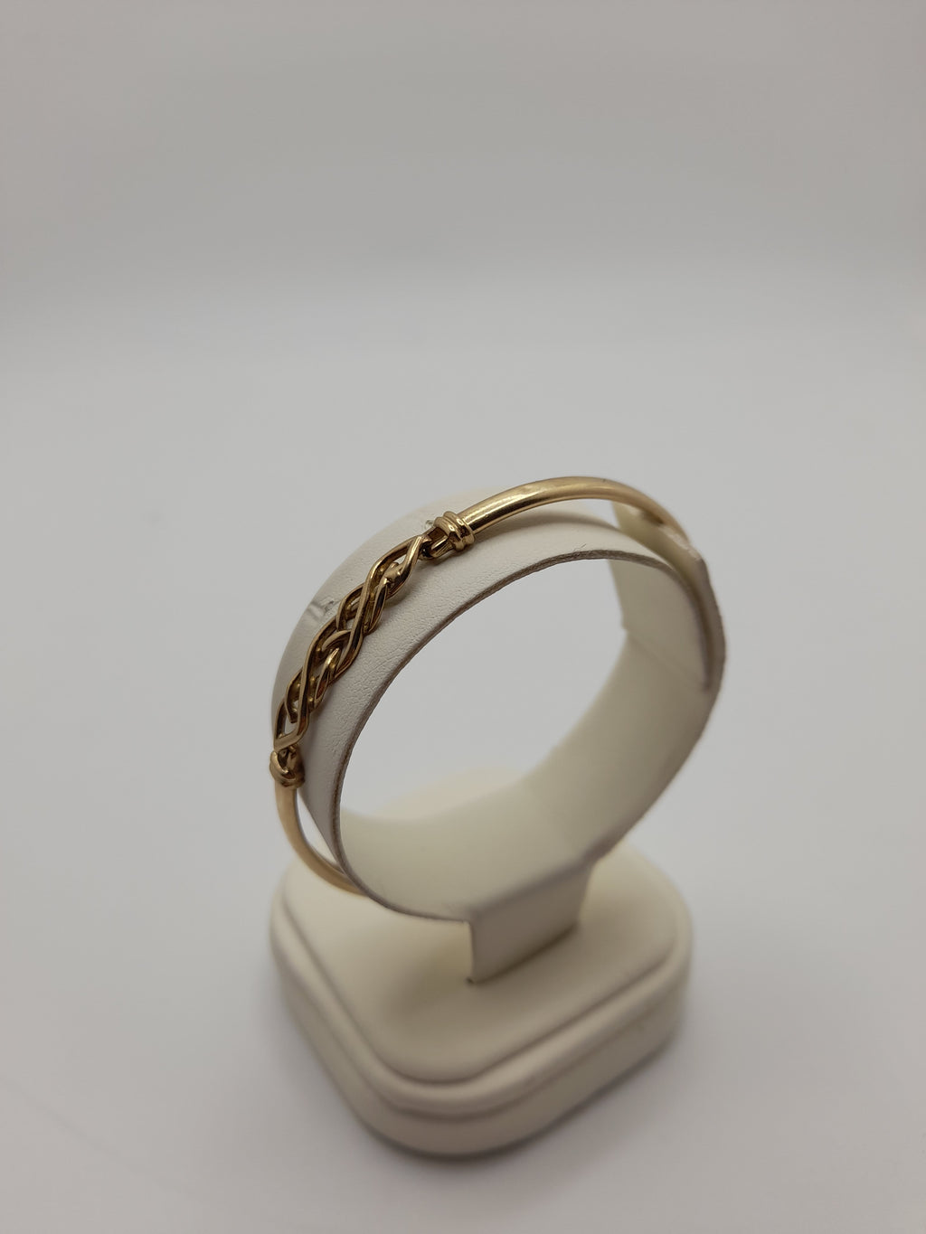 9ct,4.4g, 'Knot' Gold Bangle