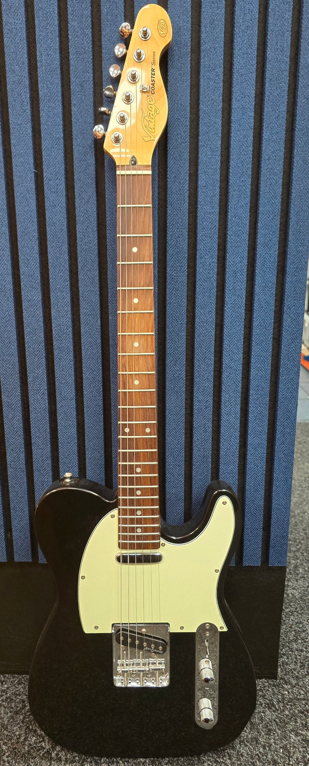 Vintage V20 coaster Guitar, Grade C