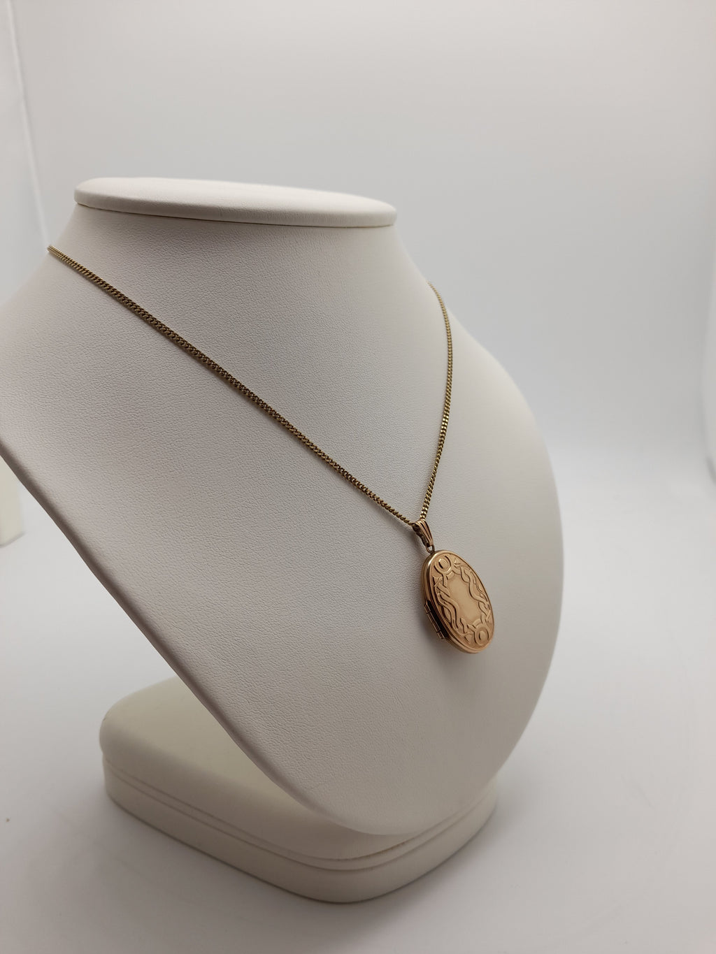 9ct 'Celtic' Locket With 14ct Gold Chain ,9.2g