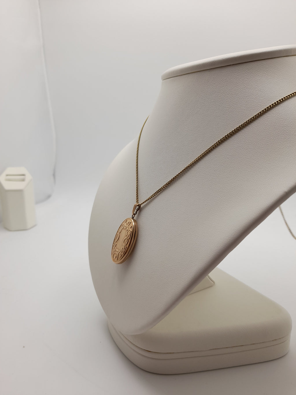 9ct 'Celtic' Locket With 14ct Gold Chain ,9.2g