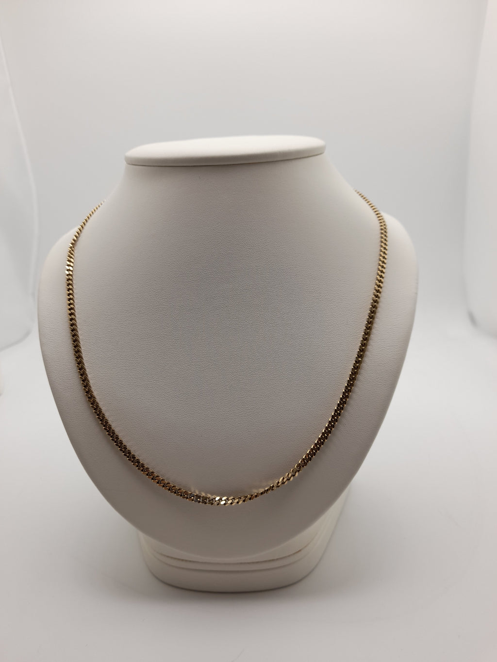 9ct,16.3g,Medium Length Gold Chain