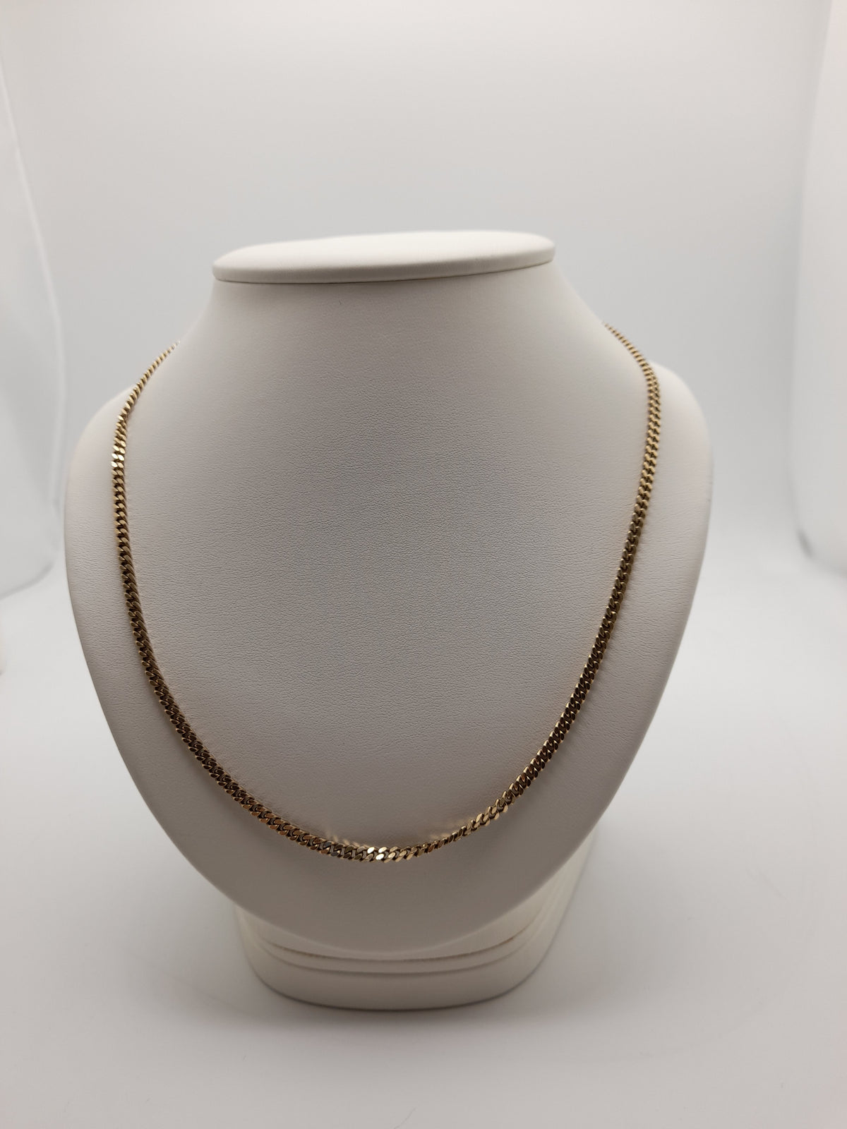 9ct,16.3g,Medium Length Gold Chain