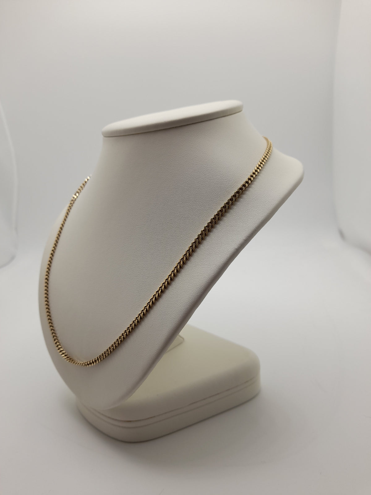 9ct,16.3g,Medium Length Gold Chain