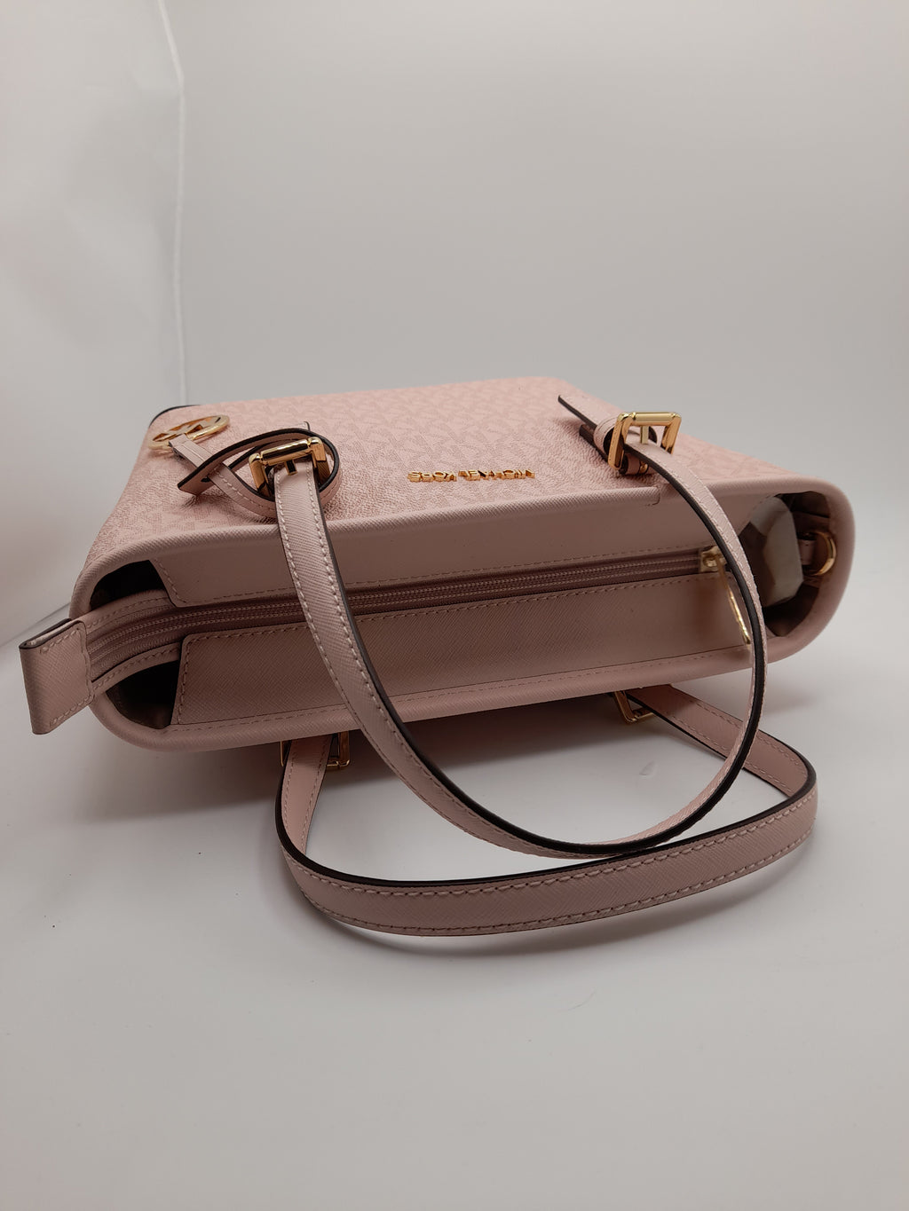 Michael Kors Quinn Medium Signature Logo Tote Bag.