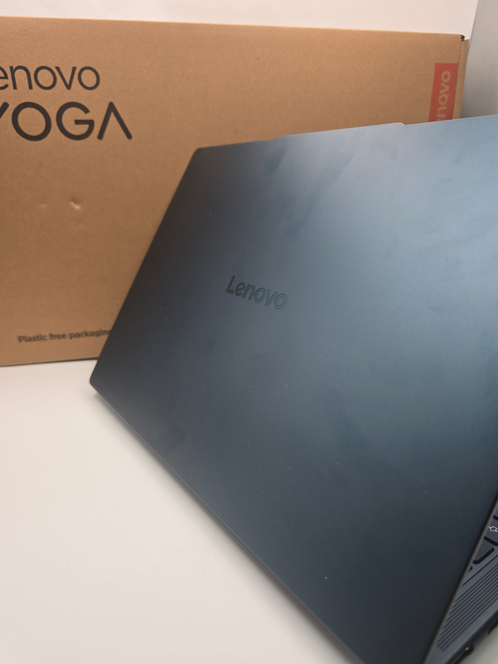 Lenovo Yoga Slim 7 16GB RAM Ryzen 5 Navy Blue, Grade A