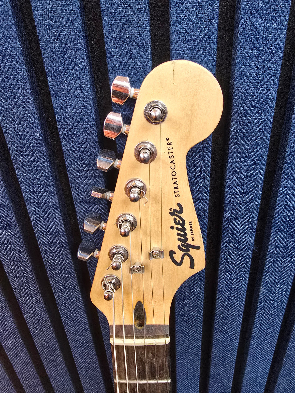 Squier stratocaster Artic White Guitar, Grade B