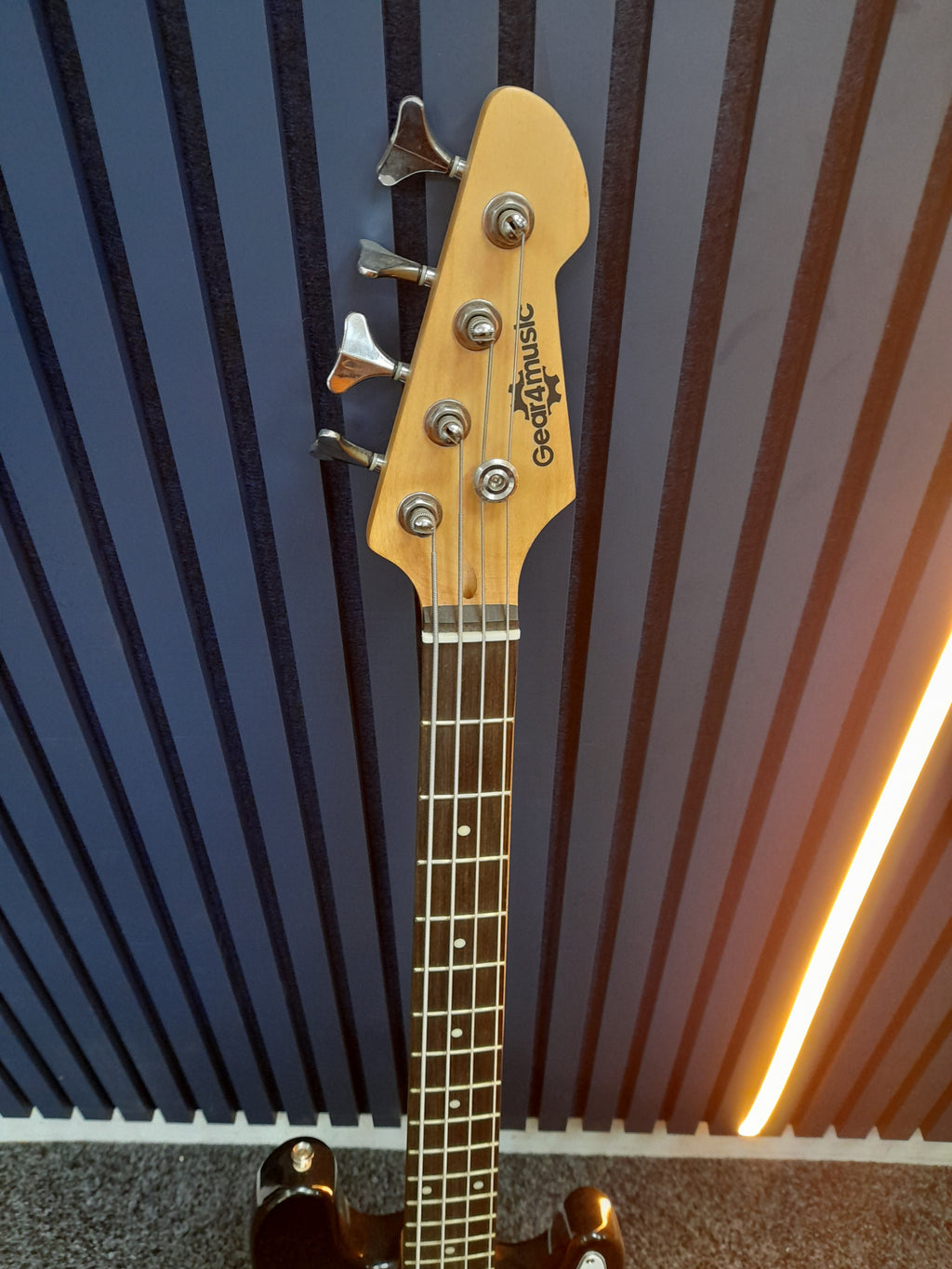 Gears 4 Music Electric Bass Guitar, Grade B