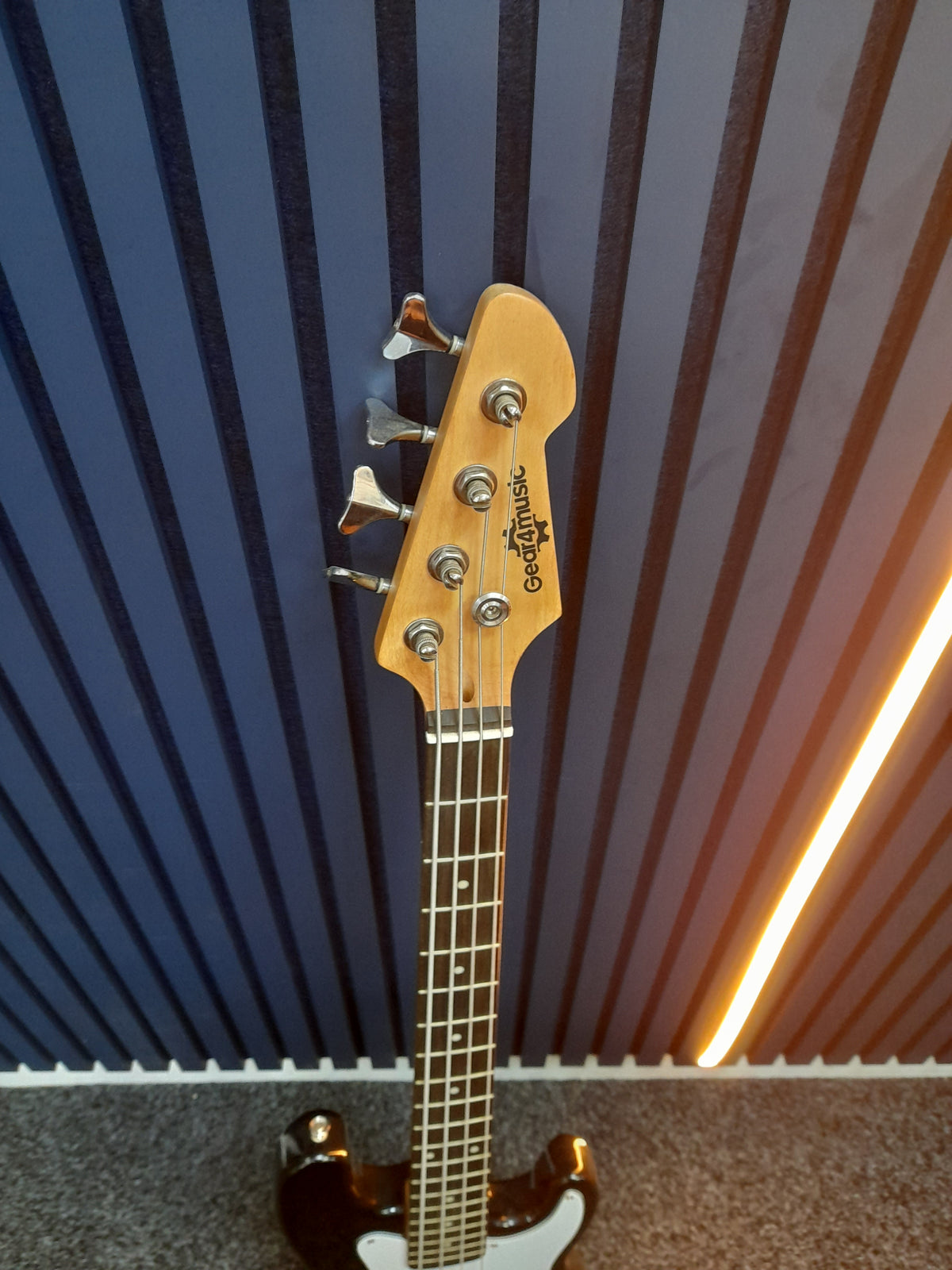 Gears 4 Music Electric Bass Guitar, Grade B