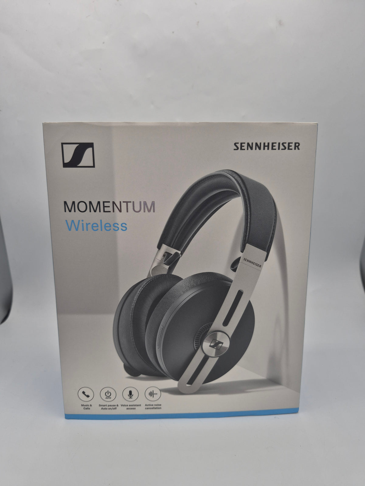 Sennheiser momentum 3 wireless headphones Black, Grade B
