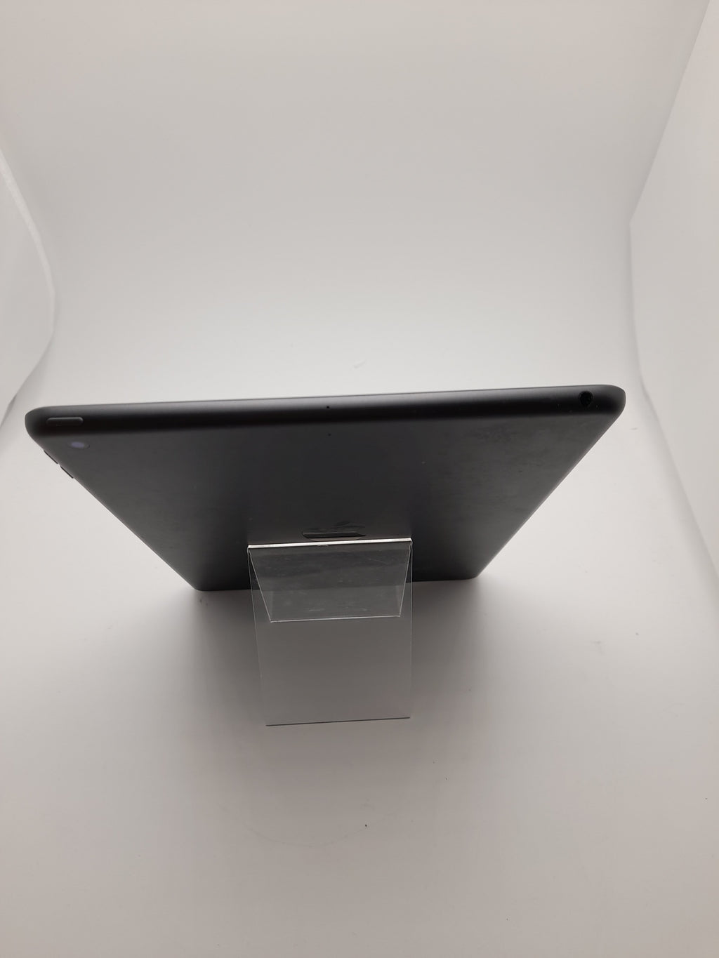 Apple iPad (8th gen) 32GB Space Grey, Grade A
