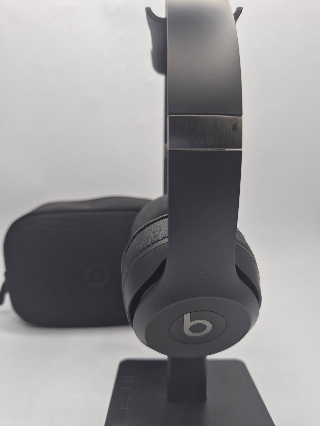 Beats solo 4 Black, Grade B