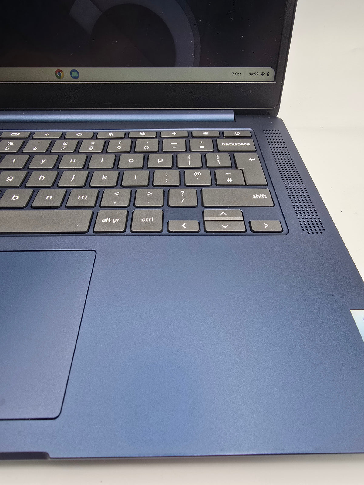 Lenovo ip Slim 3 Chromebook 4GB RAM 64GB SSD Blue, Grade B