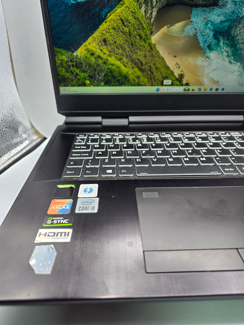 SXFI x17osm Gaming Laptop 128GB RAM 2TB SSD Windows 11 Black, Grade B