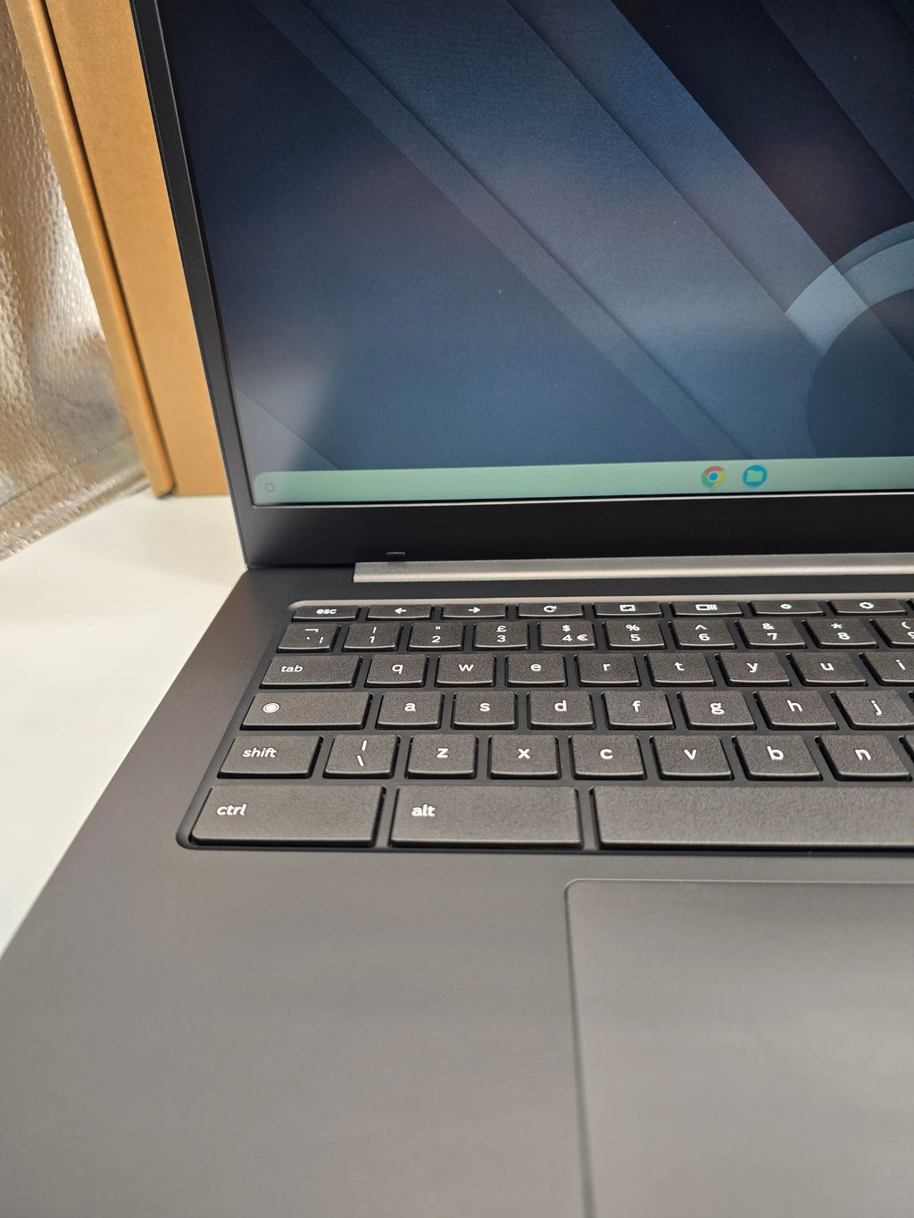 Galaxy Chromebook Go 4GB RAM  64GB SSD Silver, Grade A