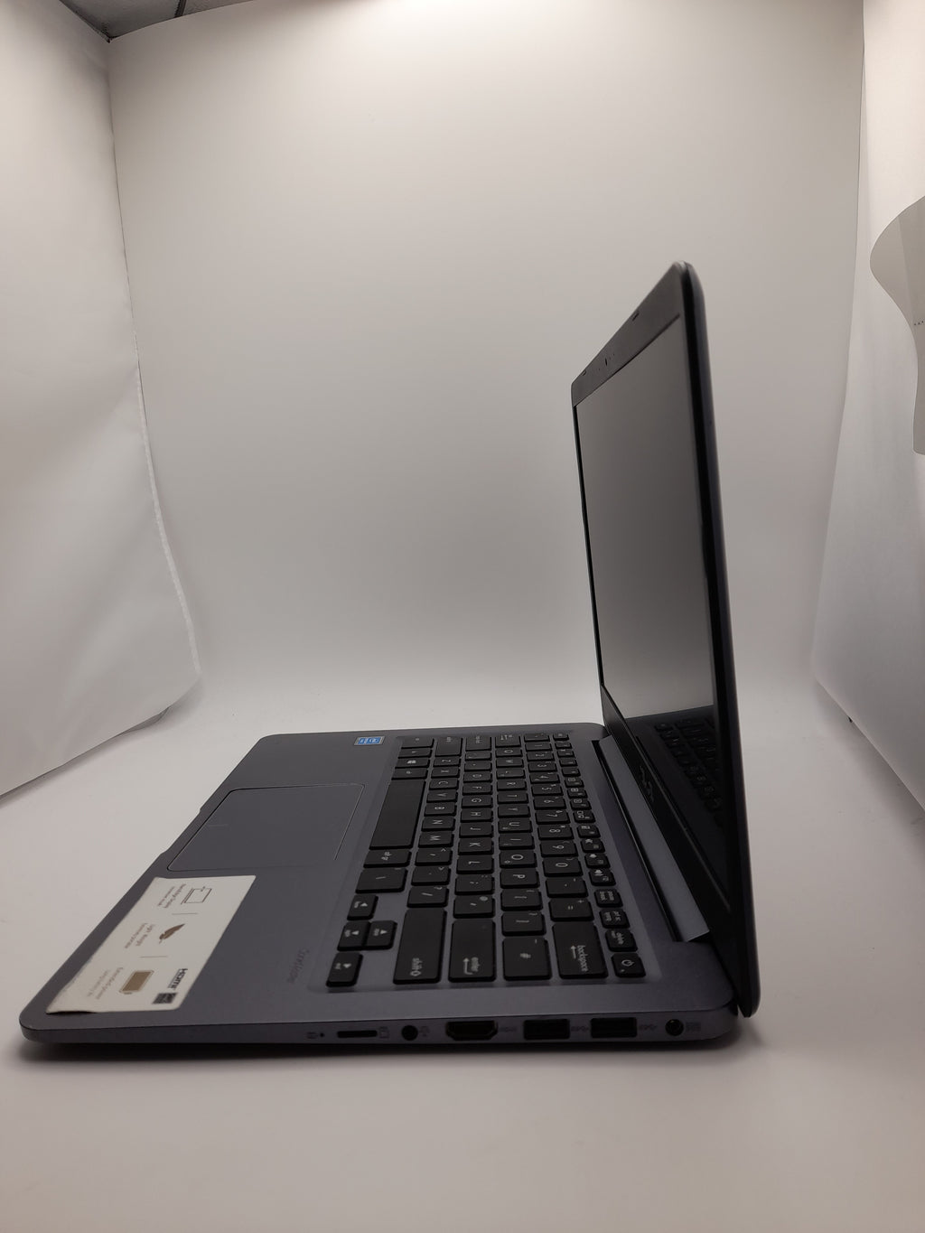Asus laptop ,Intel Pentium, Windows 11 Pro Education,128GB SSD,4GB RAM ,Grade B