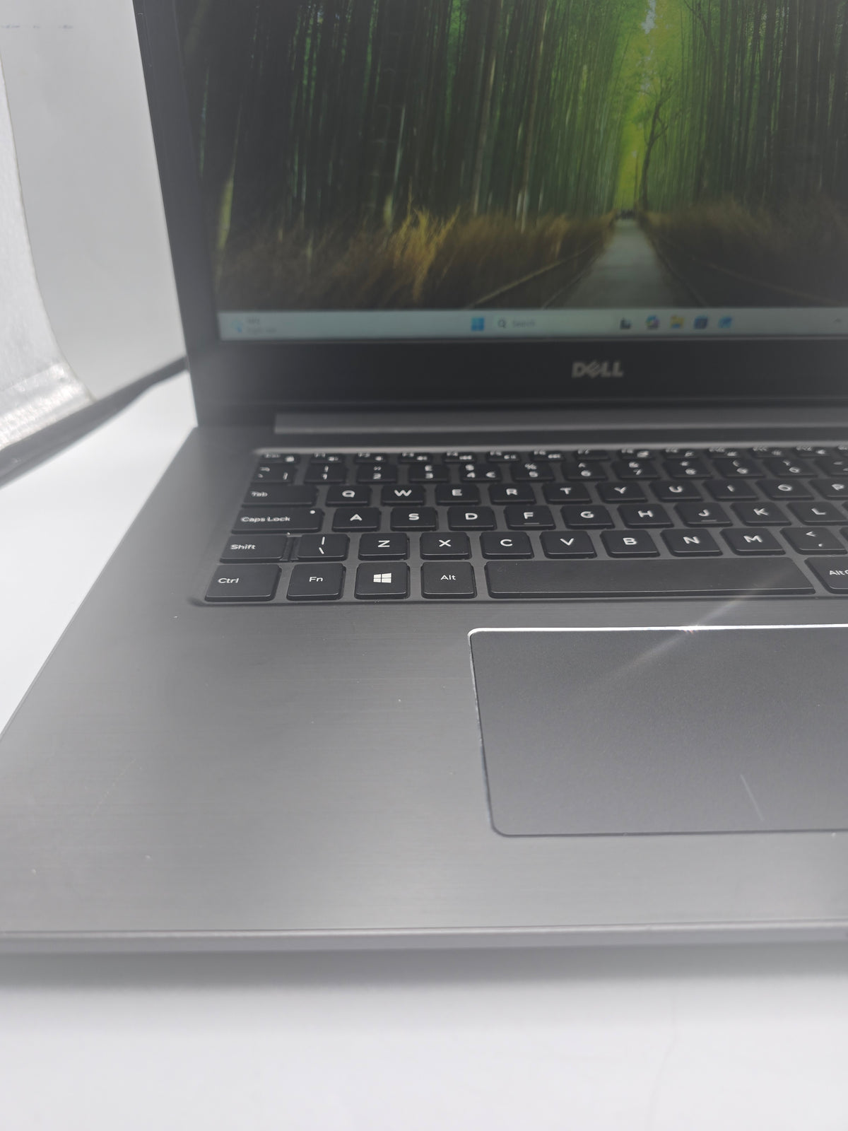Dell Vostro 5468 4GB ram 128 ssd intel  i3 black, Grade B