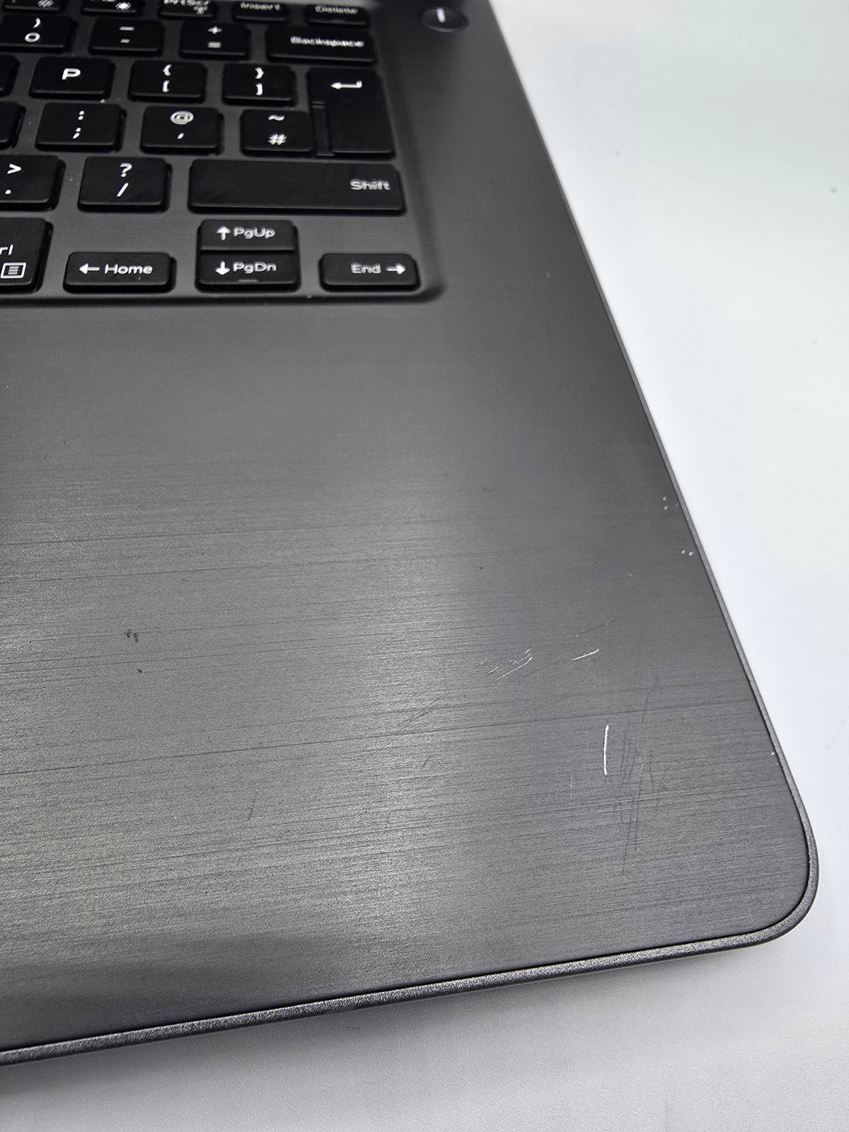 Dell Vostro 5468 4GB ram 128 ssd intel  i3 black, Grade B