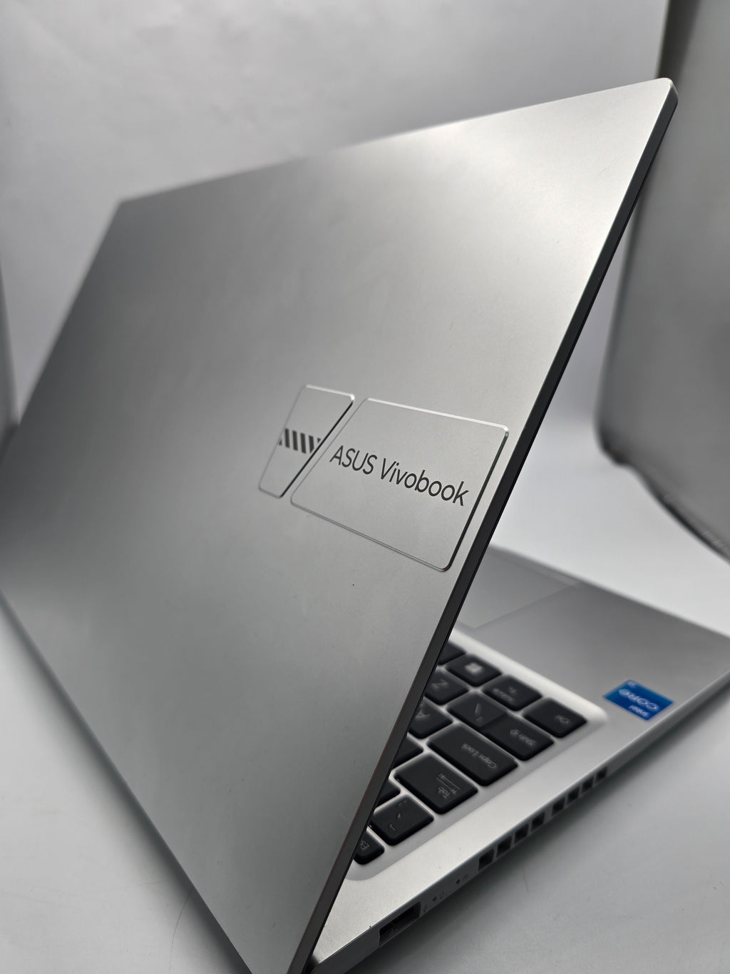 Asus Vivobook 16gb Ram 512Gb ssd 13th Gen core i5 Windows 11 Home Grey, Grade B