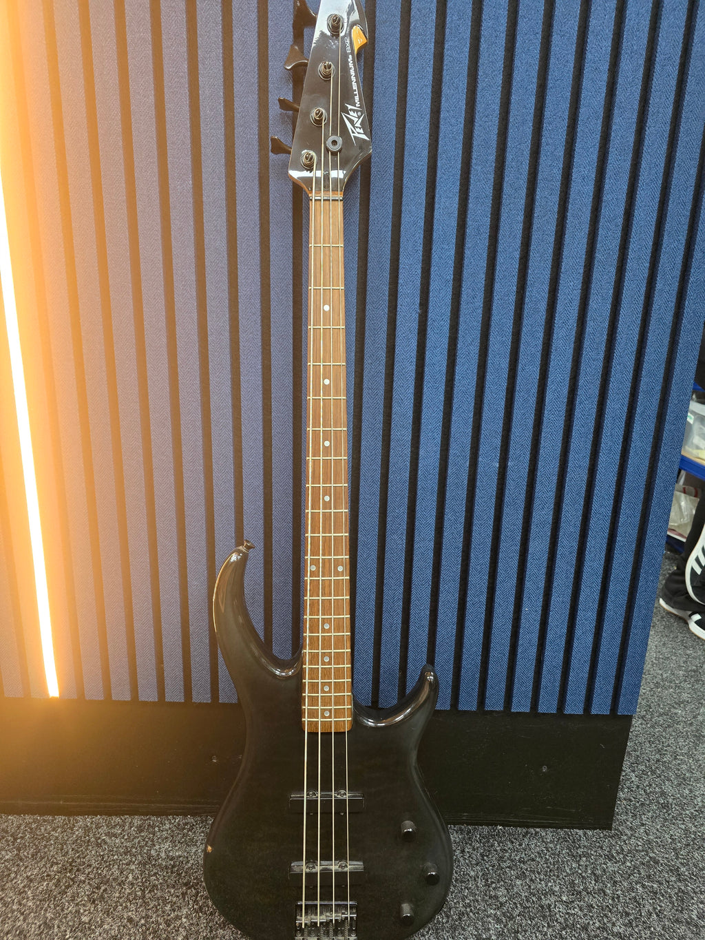 Peavey Millenium BXP 4-string electric Bass Guitar Black, Grade B