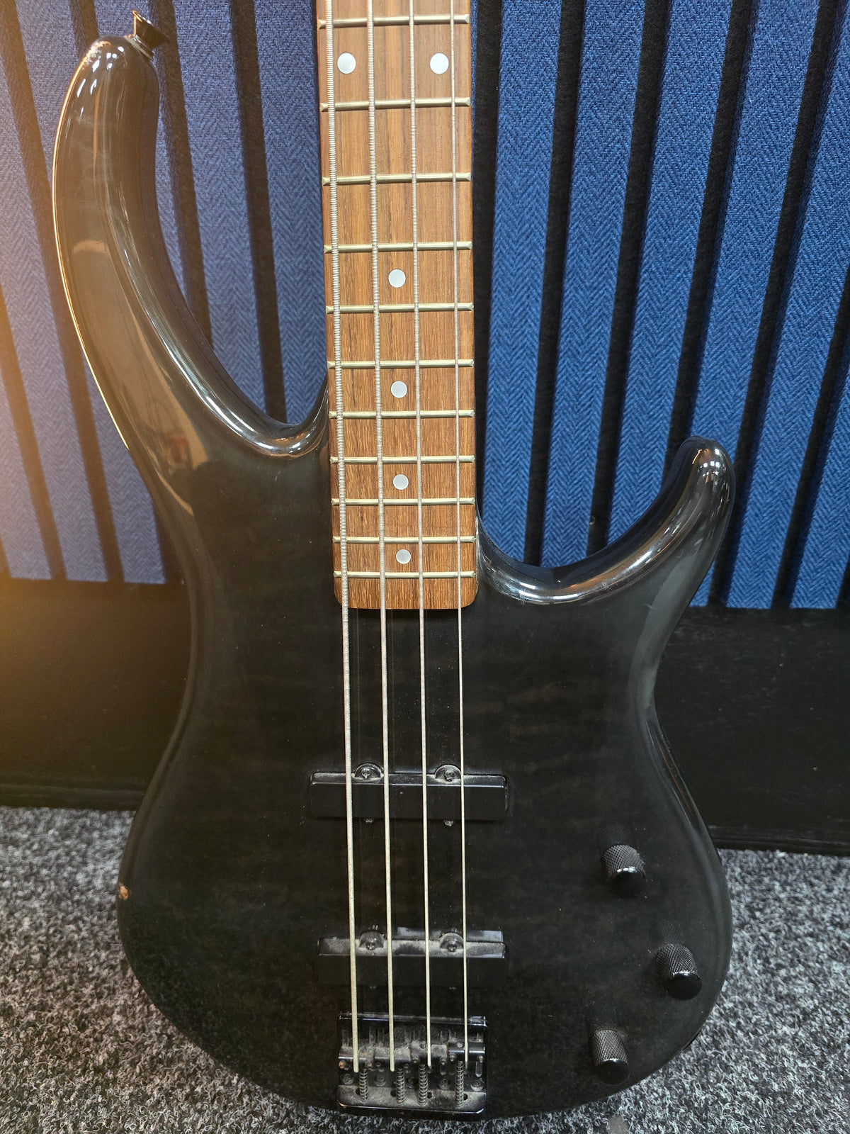 Peavey Millenium BXP 4-string electric Bass Guitar Black, Grade B