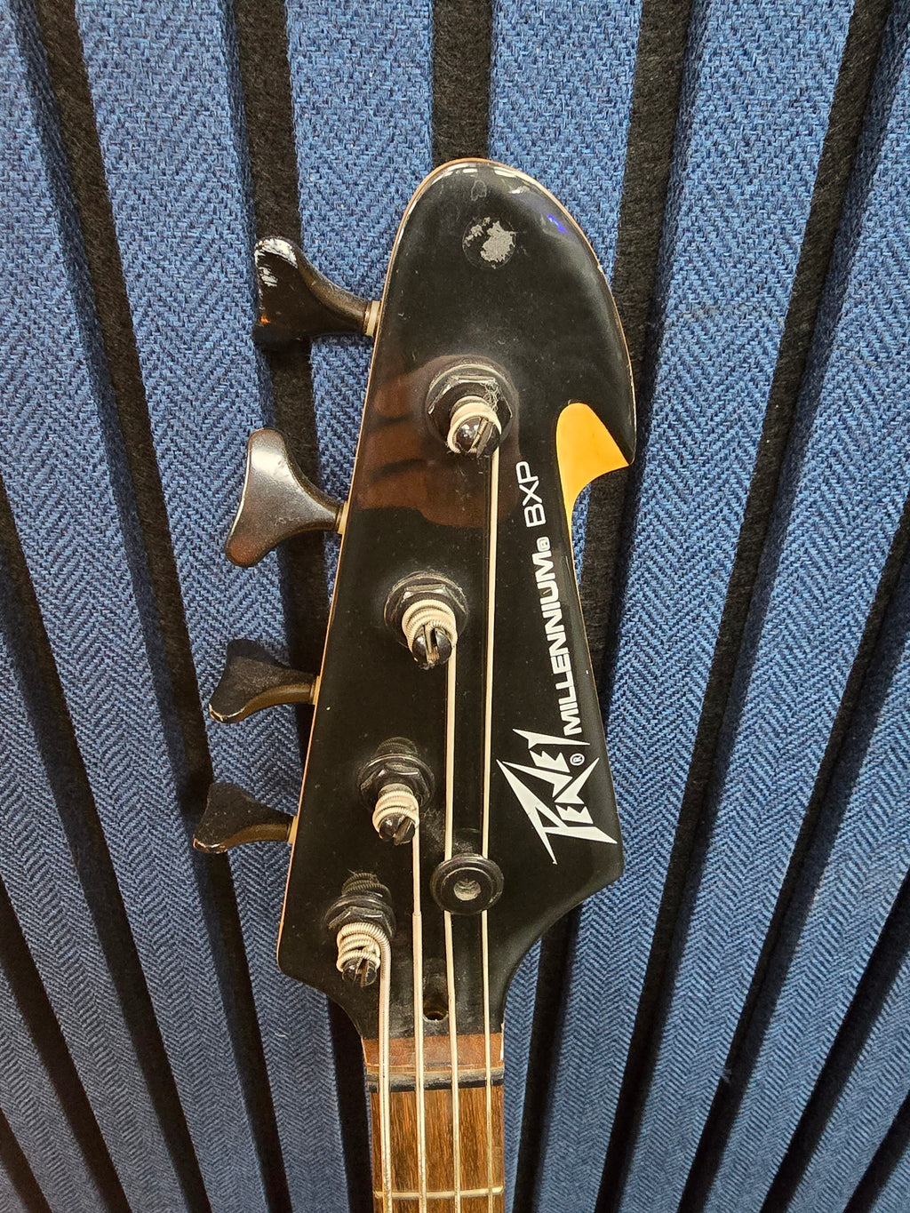 Peavey Millenium BXP 4-string electric Bass Guitar Black, Grade B