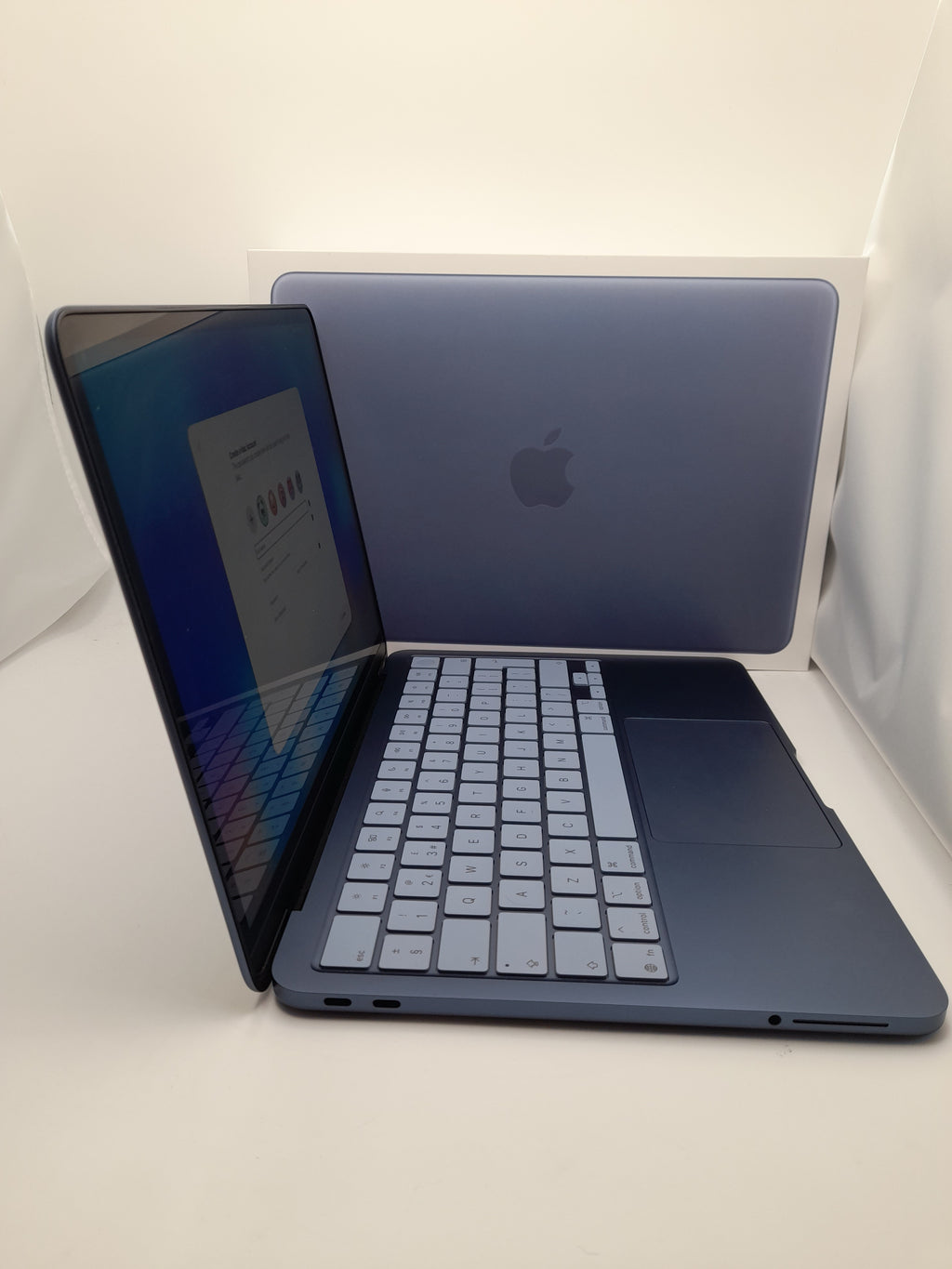 Apple MacBook Neo 512GB, Boxed, Grade A
