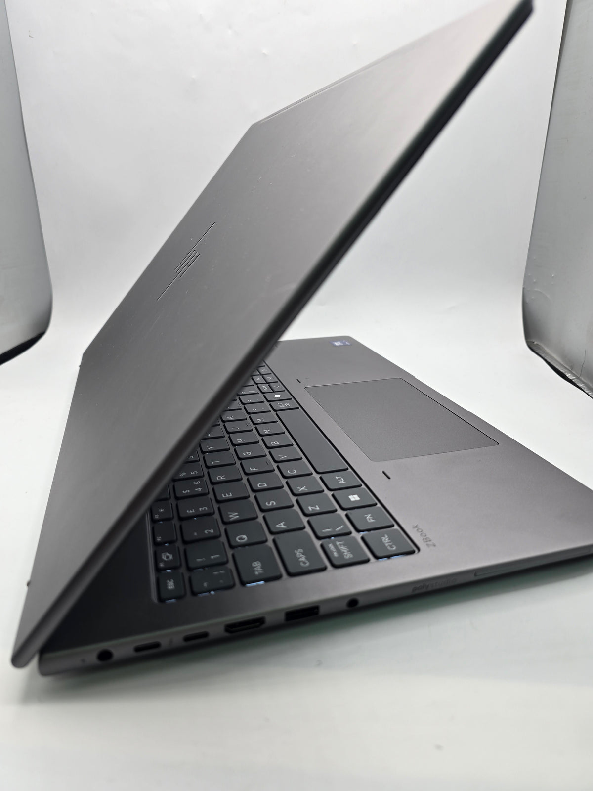 HP Zbook X G1i 16" 32GB Ram 1TB Windows 11 Pro Grey, Grade B