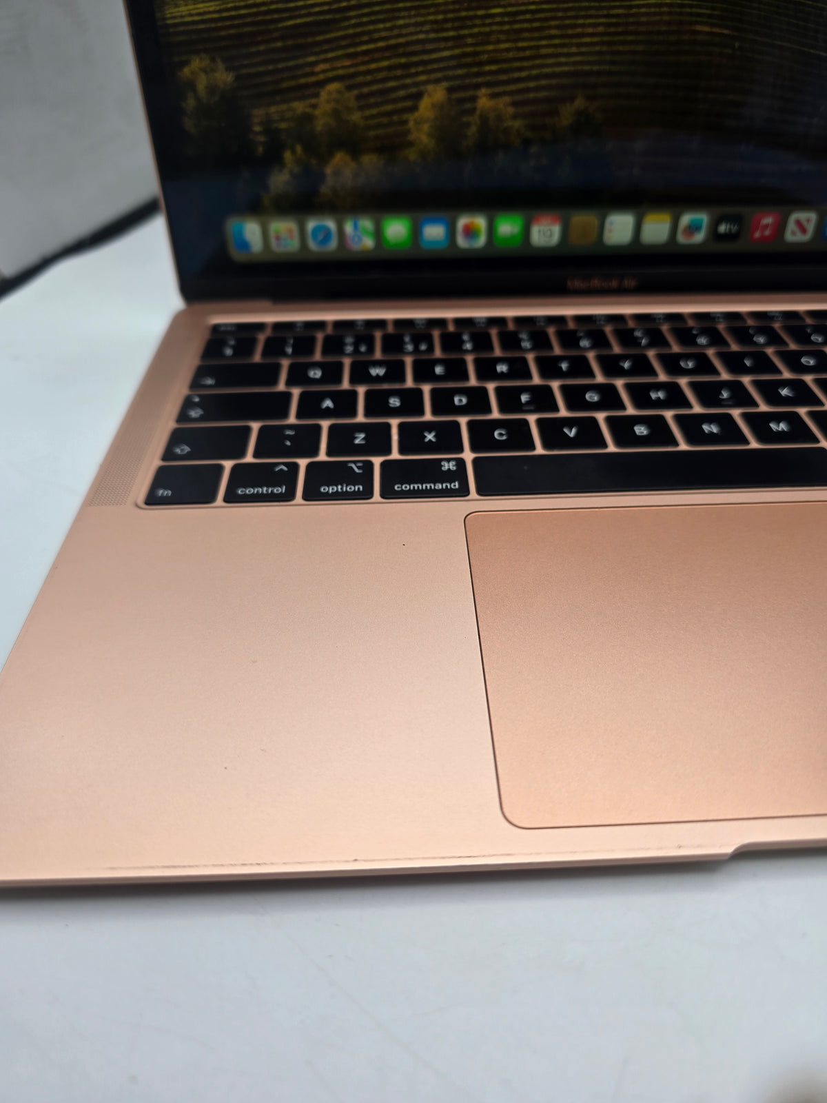 Apple Macbook Air 13" core i5 8GB RAM 256GB SSD Gold, Grade B