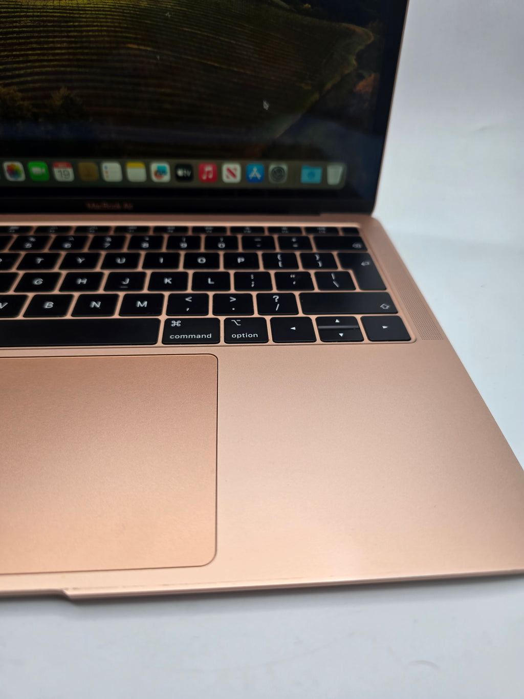 Apple Macbook Air 13" core i5 8GB RAM 256GB SSD Gold, Grade B