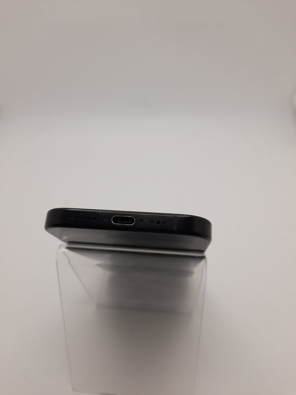 Apple iPhone 16 Pro 256GB Black Titanium, Grade A
