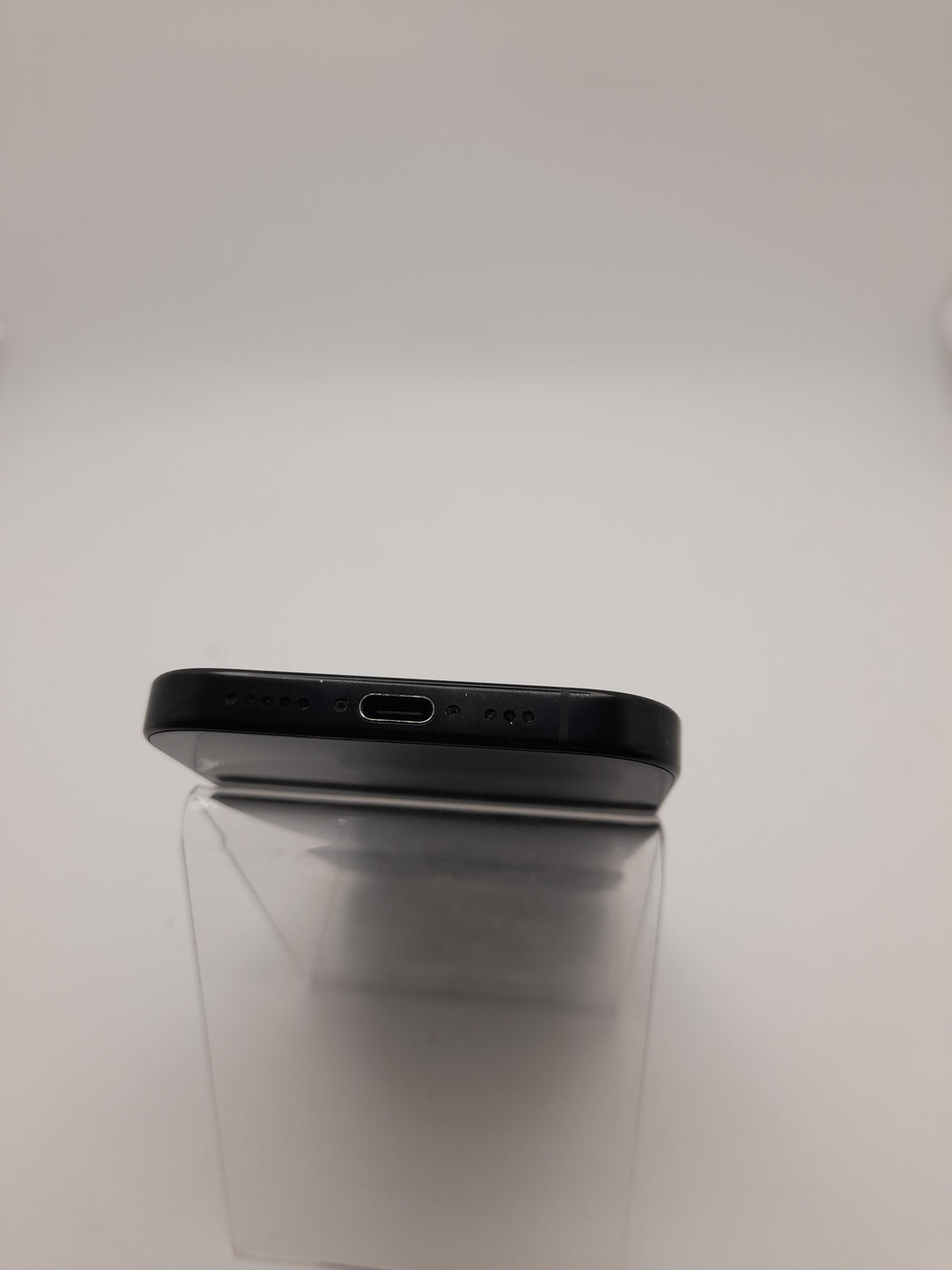 Apple iPhone 16 Pro 256GB Black Titanium, Grade A