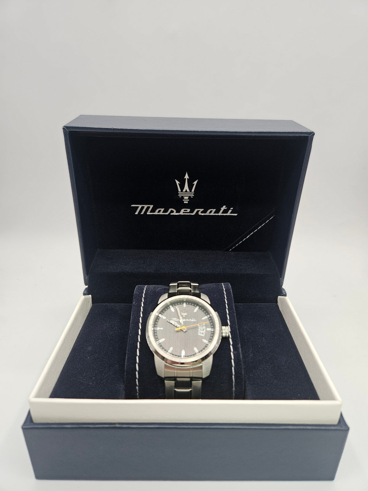 Maserati Successo Analogue Quartz Watch Silver, Grade B