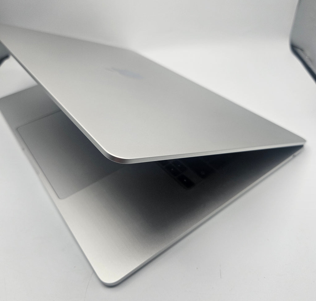 Apple MacBook Air M4 chip 2025 Silver, Grade B