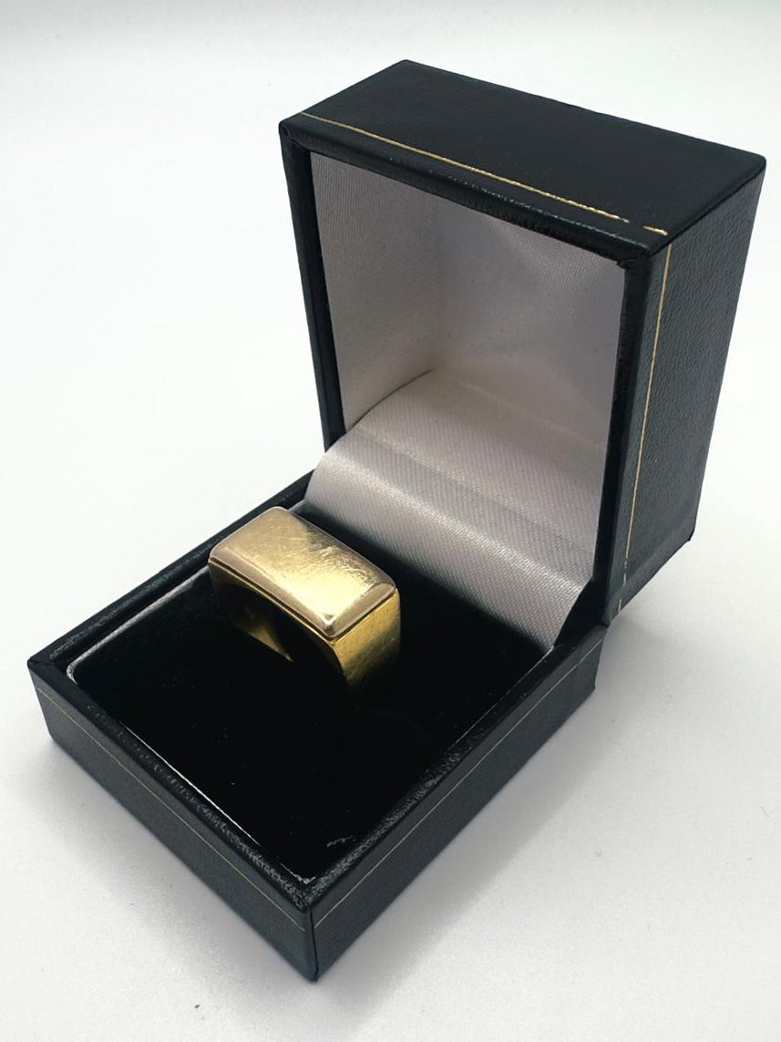 18ct, Gold Signet Ring, Size S 1/2, 13.66g