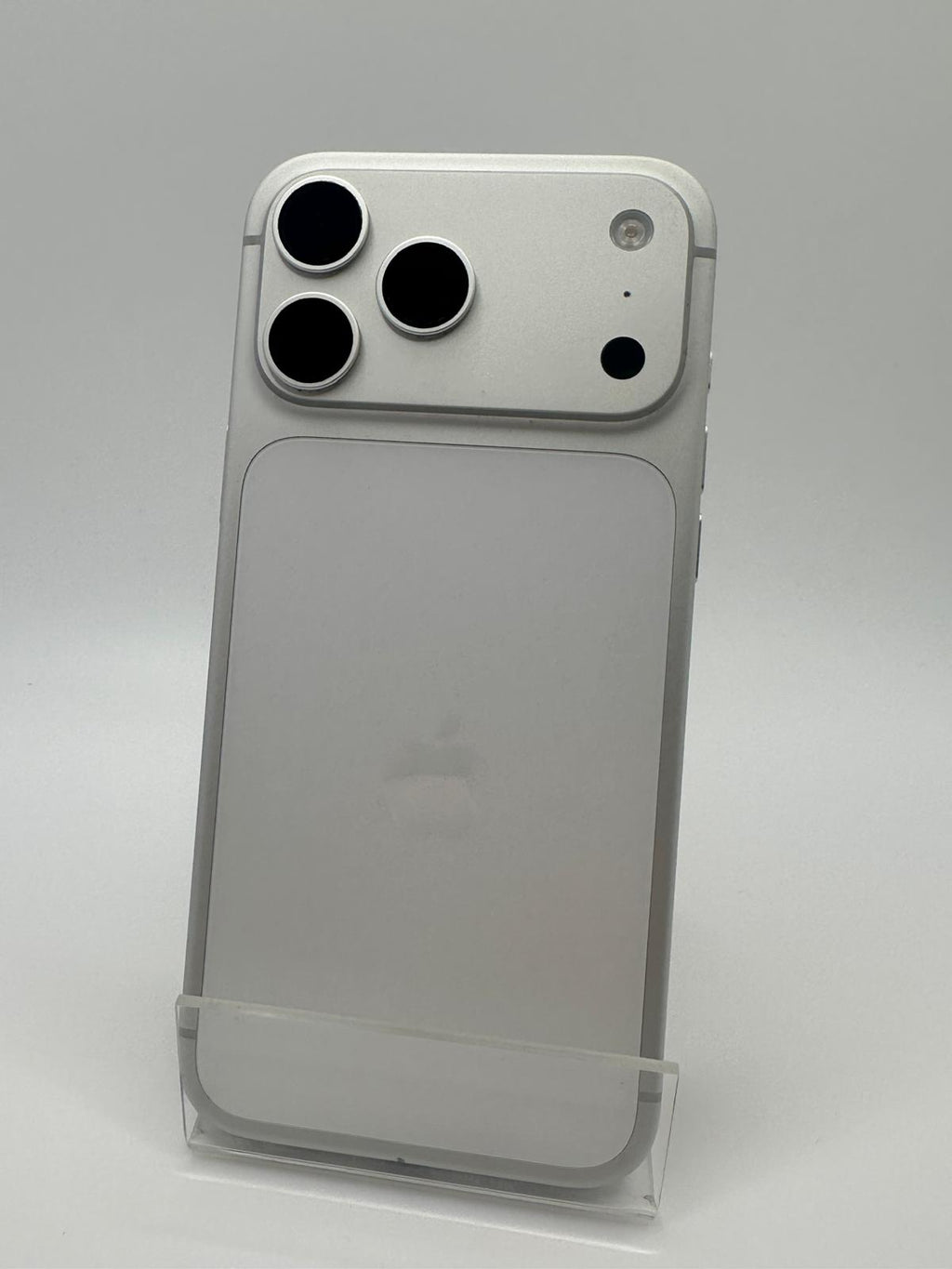Apple iPhone 17 Pro Max 256GB Silver, Grade A