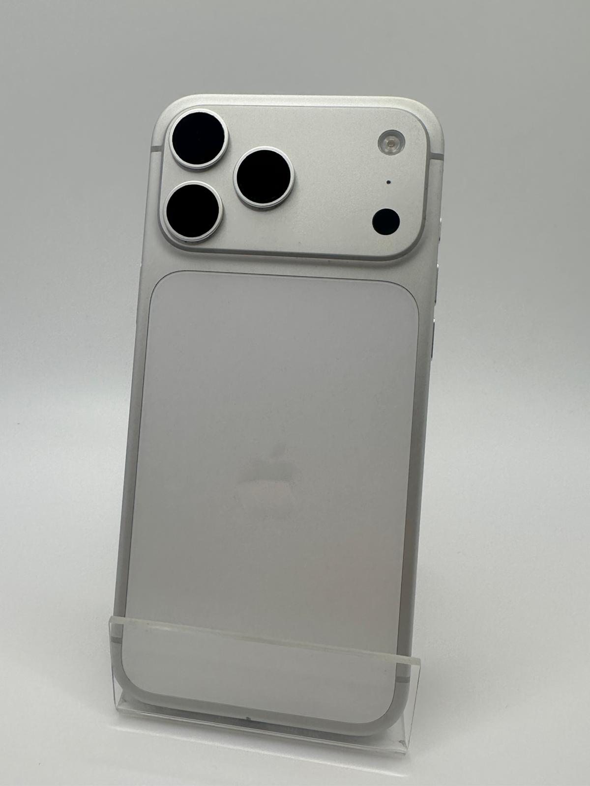 Apple iPhone 17 Pro Max 256GB Silver, Grade A