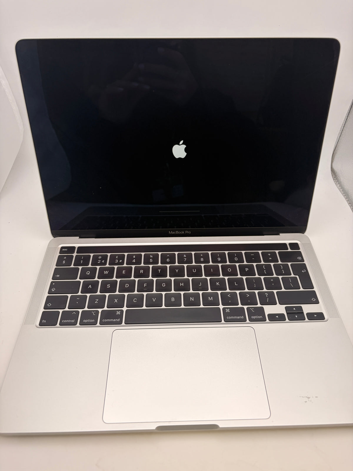 Apple MacBook Pro 13" 2020 (Intel) 512GB Silver, Grade B