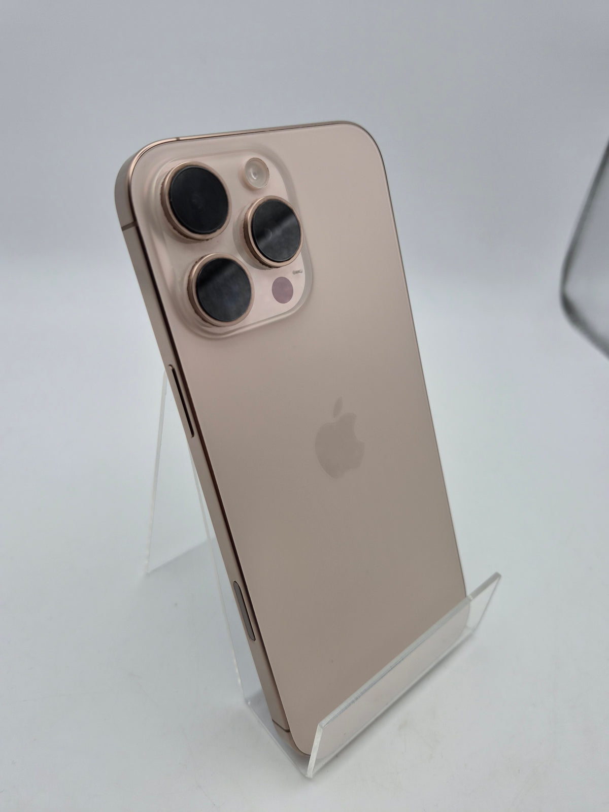 Apple iPhone 16 Pro Max 256GB Desert Titanium, Grade B