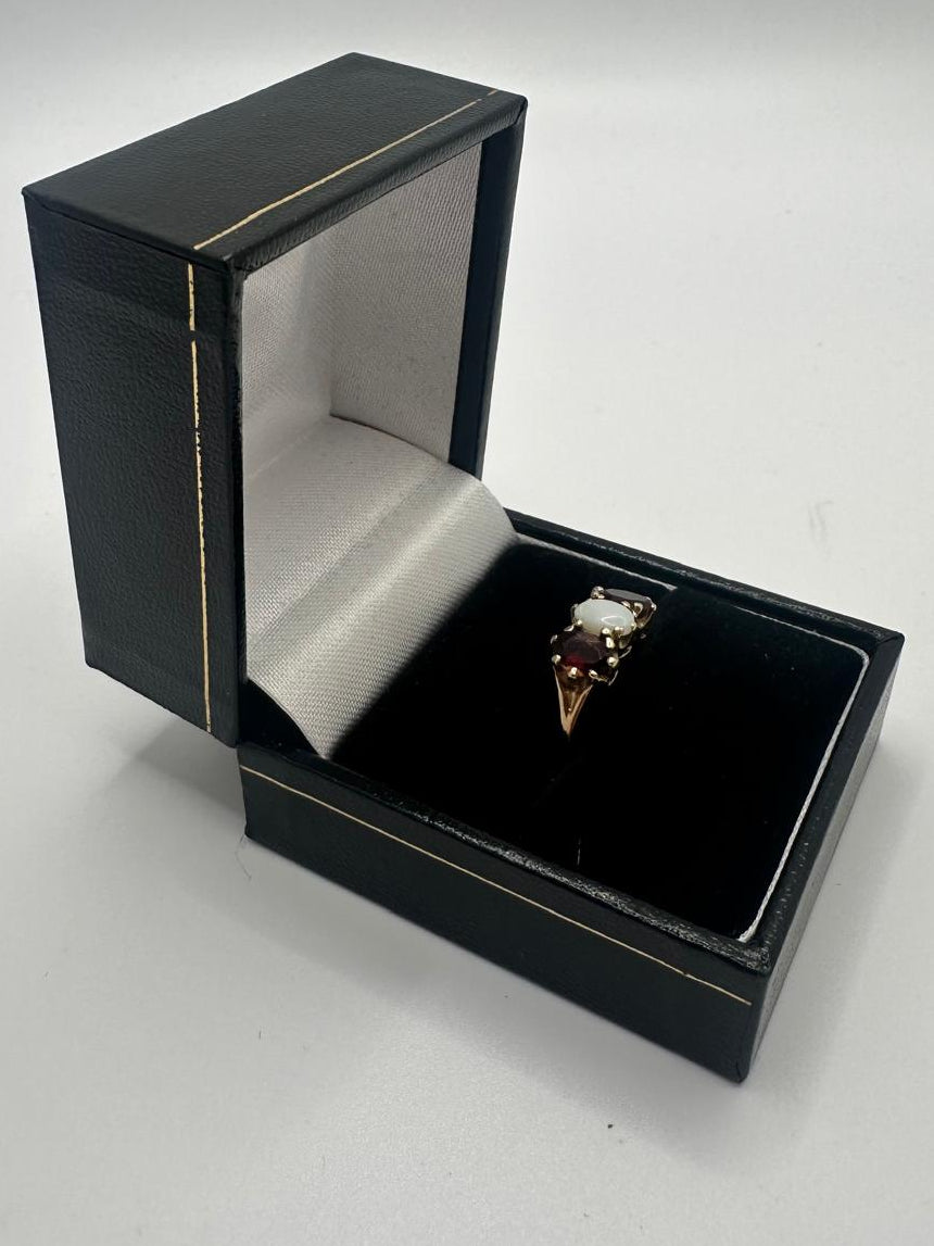 9ct, Gold Ring, 3 Stones, Size M, 2.32g