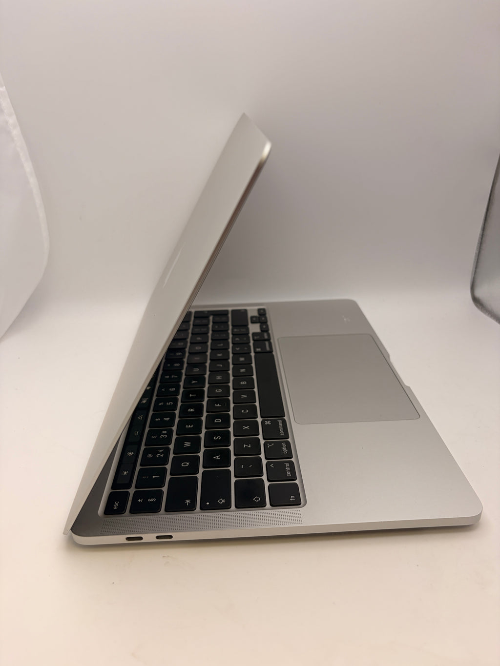 Apple MacBook Pro 13" 2020 (Intel) 512GB Silver, Grade B