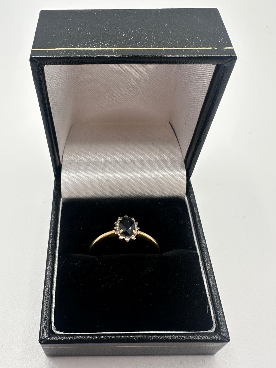 9ct, Gold Ring, Black Stone, Size P, 1.70g