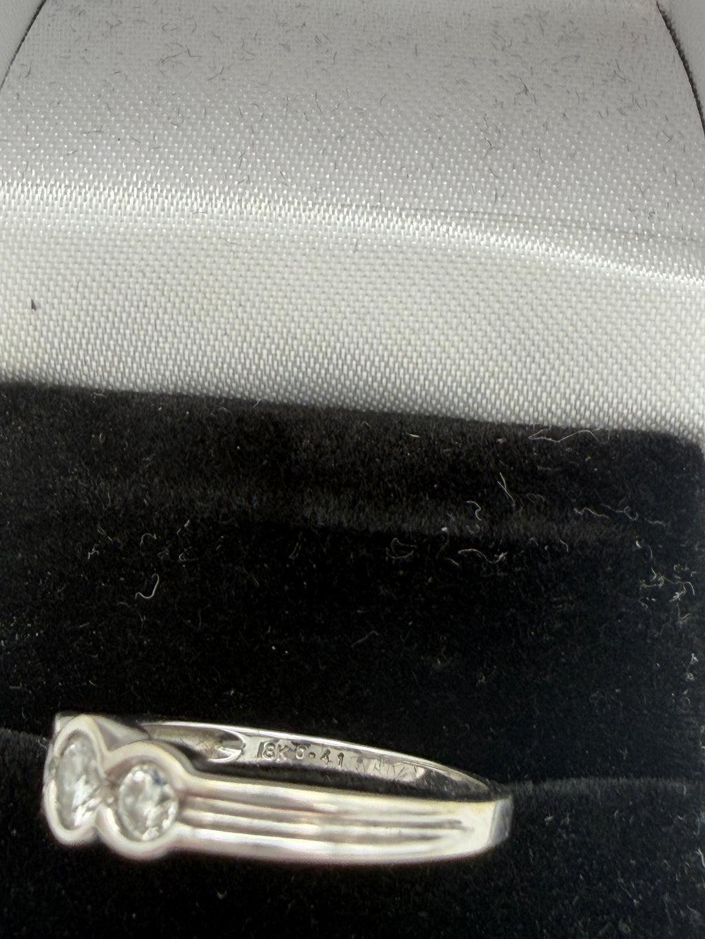 18ct White Gold Stone Set Ring, Size L, 2.90g