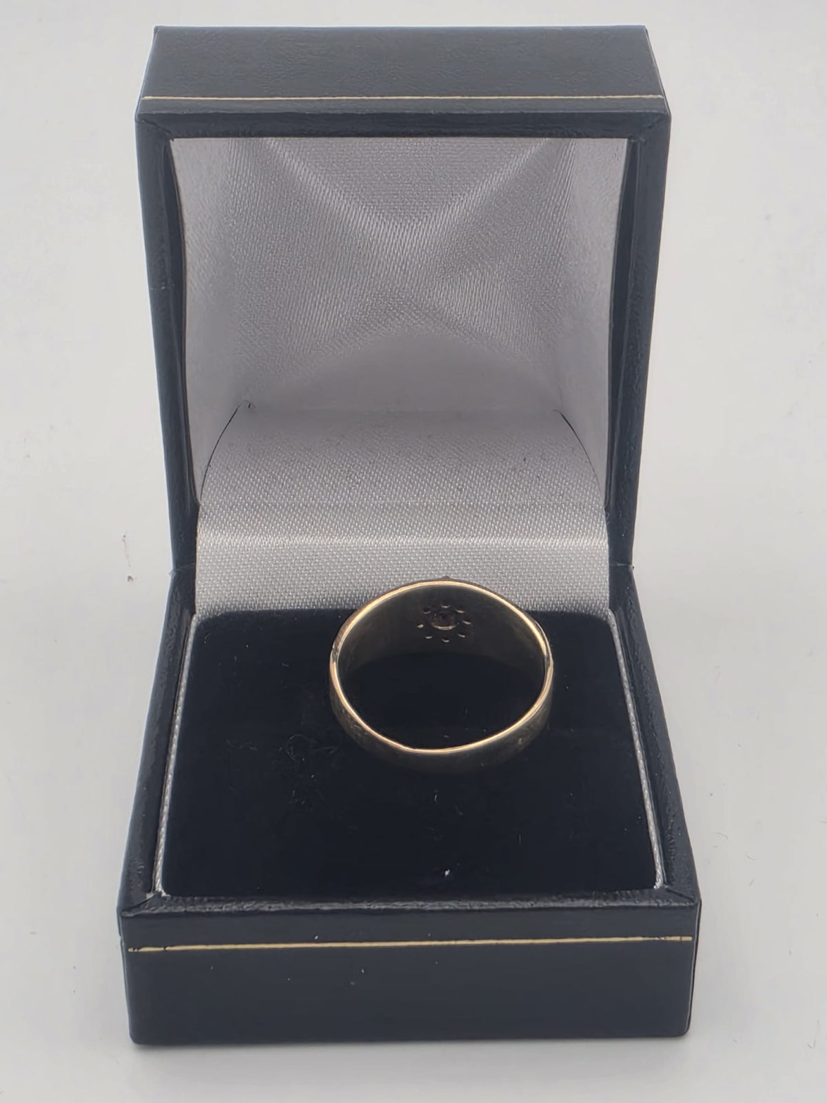 9ct Gold Cluster Ring, Size Q 1/2 2.9G