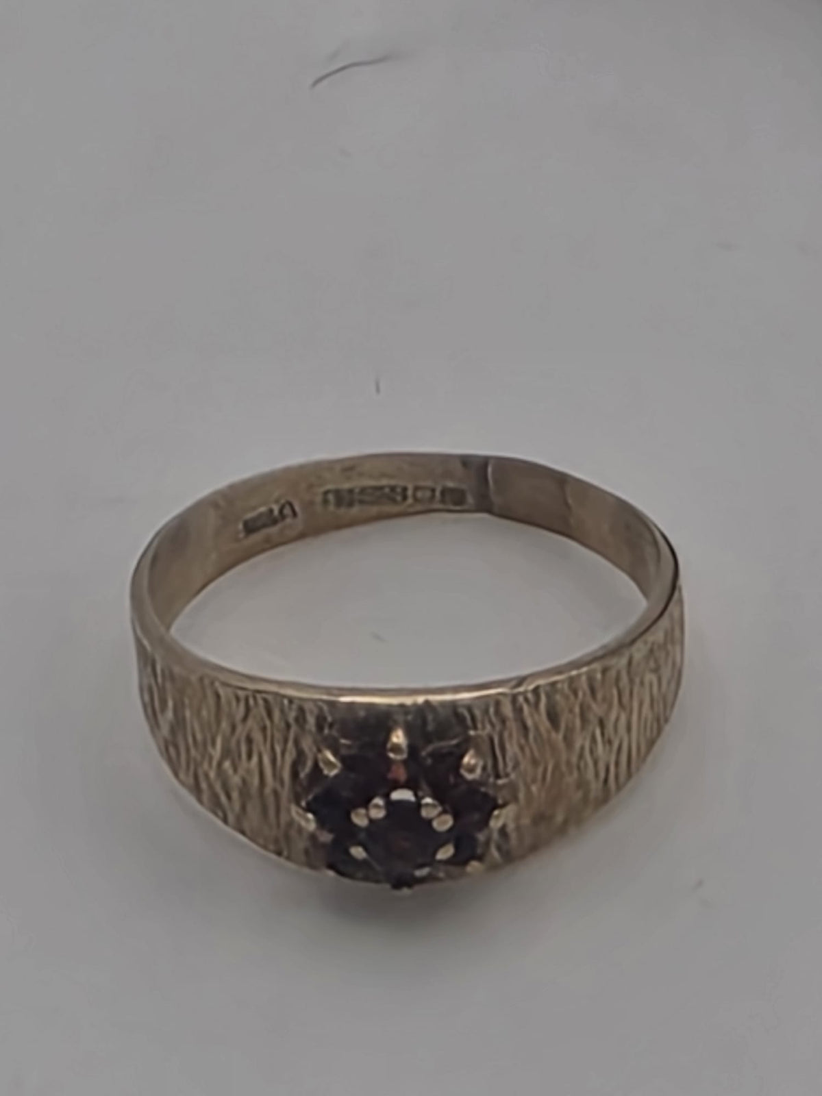 9ct Gold Cluster Ring, Size Q 1/2 2.9G