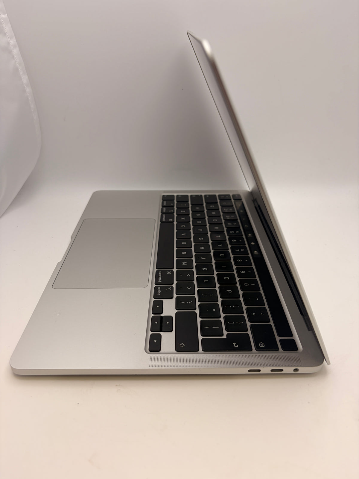 Apple MacBook Pro 13" 2020 (Intel) 512GB Silver, Grade B