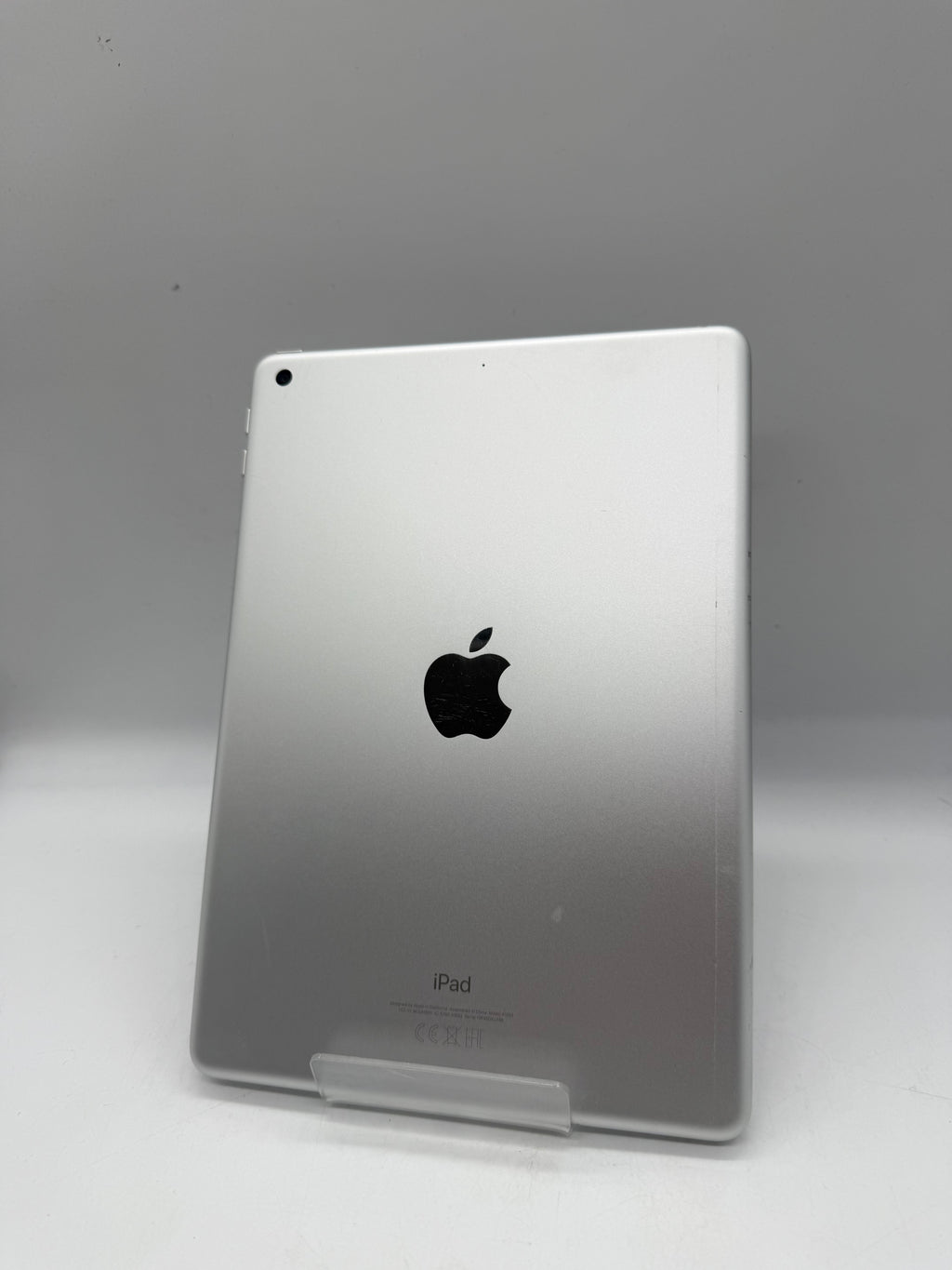 Apple iPad 6th Gen 32GB Silver, Grade C